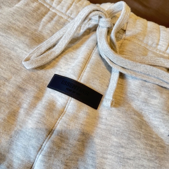 Essentials Fear of God - S22 Sweatpants - Light Oatmeal - All Size - Picture 4 of 7